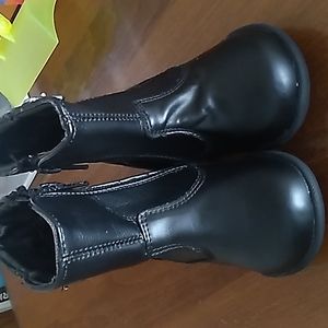 Girl boots